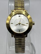 Reloj de cuarzo para mujer Tommy Hilfiger banda elástica tono dorado - batería nueva, usado segunda mano  Embacar hacia Argentina