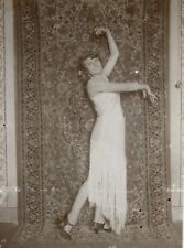 Mujer bonita posando con fondo extraño,,, Fotografía de bellas artes vintage, 1930 segunda mano  Embacar hacia Mexico