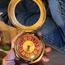Reloj despertador de viaje vintage Elgin cuerda con intrincado soporte de estuche tono dorado segunda mano  Embacar hacia Argentina