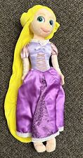 Muñeca de peluche rubia enredada de 21"" de la tienda Disney Store personaje de peluche de princesa Rapunzel segunda mano  Embacar hacia Argentina