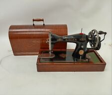 Máquina de costura Singer vintage com estojo de madeira manual ornamentado preto comprar usado  Enviando para Brazil