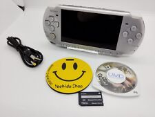 PLATEADO Sistema Sony PSP 3000 con Cargador [Libre de Región] Probado Buena Playstation segunda mano  Embacar hacia Argentina