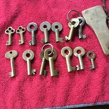 Lote antiguo vintage de 14 llaves de barril de latón hueco marcadas, usado segunda mano  Embacar hacia Argentina