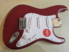Corpo Fender Squier Stratocaster 2024... guitarra elétrica... carregada... vermelho acetinado comprar usado  Enviando para Brazil