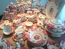 ROYAL ALBERT - LADY CARLYLE TEA SET & TABLEWARE tweedehands  Voorschoten - Krimwijk