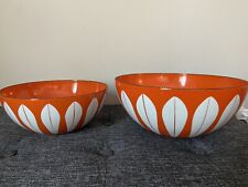 Lot of 2 Fantastic Catherine Holm Enamelware White Lotus Nesting Bowls 8” & 9.5” for sale  Shipping to South Africa