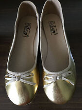 Girl dress shoes for sale  Wethersfield