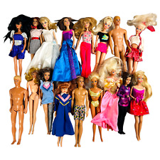 Usado, Lote de 17 muñecas Barbie usadas Ken diferentes años con ropa mixta tal cual segunda mano  Embacar hacia Argentina