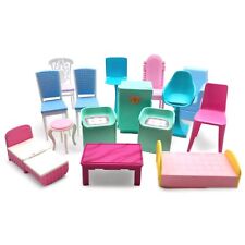 Lote de móveis de boneca Barbie cadeiras mesa de centro banquetas camas mini geladeira 15 peças  comprar usado  Enviando para Brazil