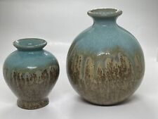 Juego de 2 jarrones de estudio de cerámica de globo pequeño marrón y esmalte de goteo turquesa segunda mano  Embacar hacia Argentina