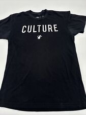 Camiseta Miami Heat Culture Hombre Mediana Negra Hechizada Cultura de la Corte...#4299 segunda mano  Embacar hacia Argentina