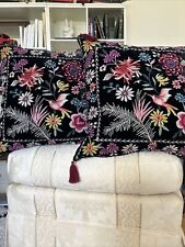 Travesseiro Johnny Was Tiarei bordado floral veludo quadrado preto - Conjunto de 2 comprar usado  Enviando para Brazil