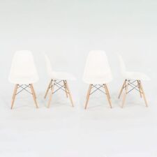 Conjunto 2017 de quatro cadeiras de jantar Eames de plástico DSW branco com bases de carvalho, usado comprar usado  Enviando para Brazil