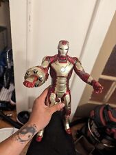 Figura de acción parlante Marvel Iron Man 15" juguete de color negro y dorado de 2012. segunda mano  Embacar hacia Argentina