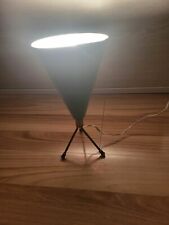 Lampada tavolo tripode usato  Italia