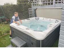 Hot tub solid for sale  ST. ALBANS