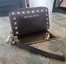 MICHAEL KORS SELMA COURO MARROM MULTI CRAVEJADO CAPA DE TELEFONE PULSEIRA EMBREAGEM comprar usado  Enviando para Brazil