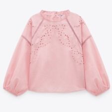 Zara || Blusa de ojales bordada en manga soplada rosa tiza mediana segunda mano  Embacar hacia Argentina