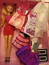 Barbie con armadio usato  Sesto Calende