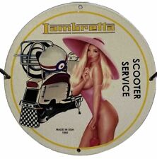 LAMBRETTA SCOOTER PINUP BIQUÍNI BEBÊ PORCELANA POSTO DE GASOLINA BOMBA MOTOR PLACA DE ÓLEO comprar usado  Enviando para Brazil