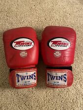 Usado, Guantes de boxeo especiales Twins rojos 14 oz hechos a mano cuero genuino usados segunda mano  Embacar hacia Argentina