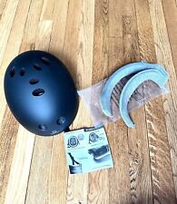 Casco de patinete triple ocho revestimiento de goma negra  segunda mano  Embacar hacia Argentina