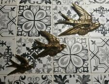 Usato, 3x Vintage Brass Graduated Flying Swallows Hanging Wall Plaques usato  Spedire a Italy
