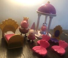 Lote 9 bonecos Peppa Pig família real coroa princesa pai peppa cadeiras cama gazebo comprar usado  Enviando para Brazil