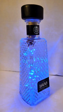 1800 CRISTALINO ANEJO Blue Lights garrafa reserva de tequila 750 ml - textura de waffle comprar usado  Enviando para Brazil