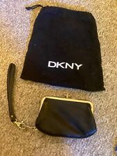 Carteira DKNY couro preto tom dourado hardware 2 lados moeda pulseira nova sem etiquetas comprar usado  Enviando para Brazil
