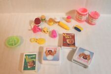 LOTE miniatura de mamadeiras e itens alimentares para quarto de bebê para casa de bonecas/bonecas Barbie comprar usado  Enviando para Brazil