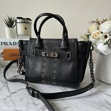 Usado, Bolsa satchel de couro preta Coach Bandana rebites Swagger £ 450, bolsa tiracolo comprar usado  Enviando para Brazil