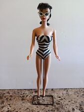 Barbie cola de caballo de pelo oscuro #5 de colección años 60 con traje de baño original, gafas, zapatos segunda mano  Embacar hacia Argentina