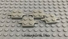 LEGO 4 placas antigas cinza claro 2x2 com pinos de suporte de eixo para veículo de carro - Parte 4600 comprar usado  Enviando para Brazil