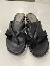 Sandálias tanga BASS feminina tamanho 8 M couro preto alça dupla salto cunha comprar usado  Enviando para Brazil