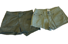 Lote de 2 mulheres (Jrs.) Shorts chino verde: Time & Tru tamanho 4 e SO tamanho 5 comprar usado  Enviando para Brazil