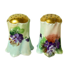 Shakers de sal e pimenta de porcelana Baviera topo dourado vintage floral com saia base violetas, usado comprar usado  Enviando para Brazil