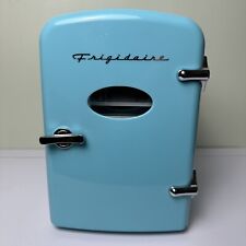 Mini geladeira retrô portátil Frigidaire - Azul Tiffany, EFMIS129-Azul sala de jogos comprar usado  Enviando para Brazil