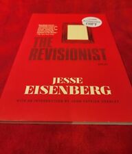 Jesse Eisenberg firmó The Revisionist: A Play (2013, libro de bolsillo comercial), usado segunda mano  Embacar hacia Argentina