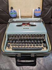 Vintage Olivetti Lettera 22 Typewriter With Case & Spare Ribbons, used for sale  Shipping to South Africa