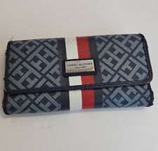 "Organizador de billetera Tommy Hilfiger con logotipo triple bolso billetera 7" segunda mano  Embacar hacia Argentina