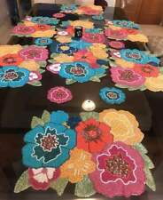Conjunto de jantar floral com miçangas 17 peças com 1 corredor de mesa 8 tapetes e 8 porta-copos comprar usado  Enviando para Brazil