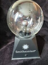 Lámpara nocturna esfera con bola de plasma Smithsonian segunda mano  Embacar hacia Argentina