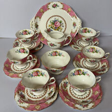 Royal Albert Lady Carlyle 21 Piece Tea Set.. tweedehands  verschepen naar Netherlands