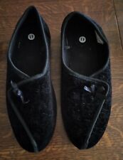 Paire chaussons noirs d'occasion  La Châtaigneraie