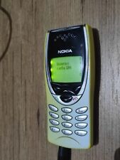 TELEFONO CELLULARE NOKIA 8210 giallo funzionante con carica batteria vintage usato  Italia