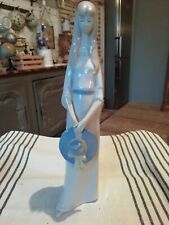 Grande figurine porcelaine d'occasion  Villeneuve-la-Guyard