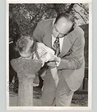 CARL H. DAWSON SMITH Jr. Auditor com Departamento de Receita Federal dos EUA. Foto de imprensa de 1946, usado comprar usado  Enviando para Brazil