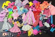 Gran Lote de Ropa, Zapatos y Accesorios Barbie - Vestidos Faldas Prendas para el torso Pantalones segunda mano  Embacar hacia Mexico