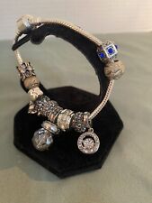 Pulsera estilo diseñador inspirado en Pandora cierre pavimentado con 11 dijes romance segunda mano  Embacar hacia Argentina